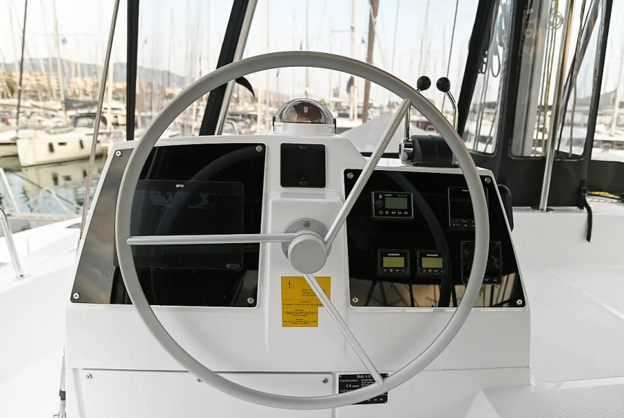 Bali 4.6 E. M