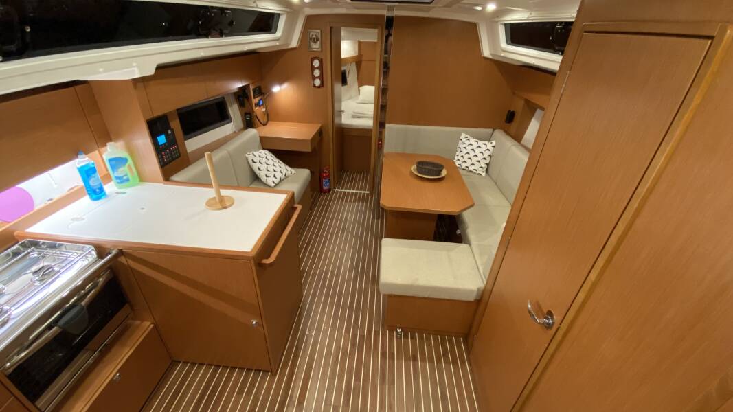 Bavaria C38 Luna 3