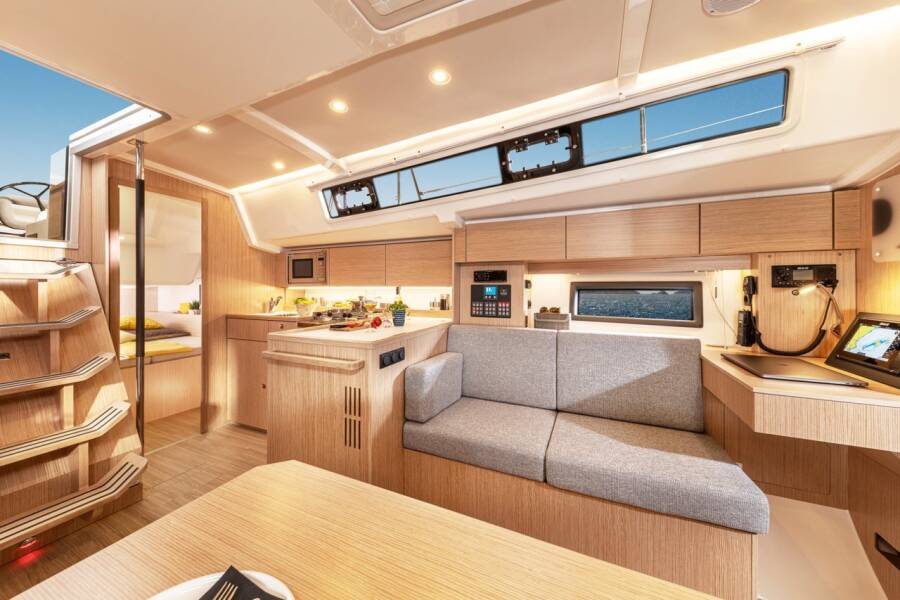 Bavaria C38 Petra