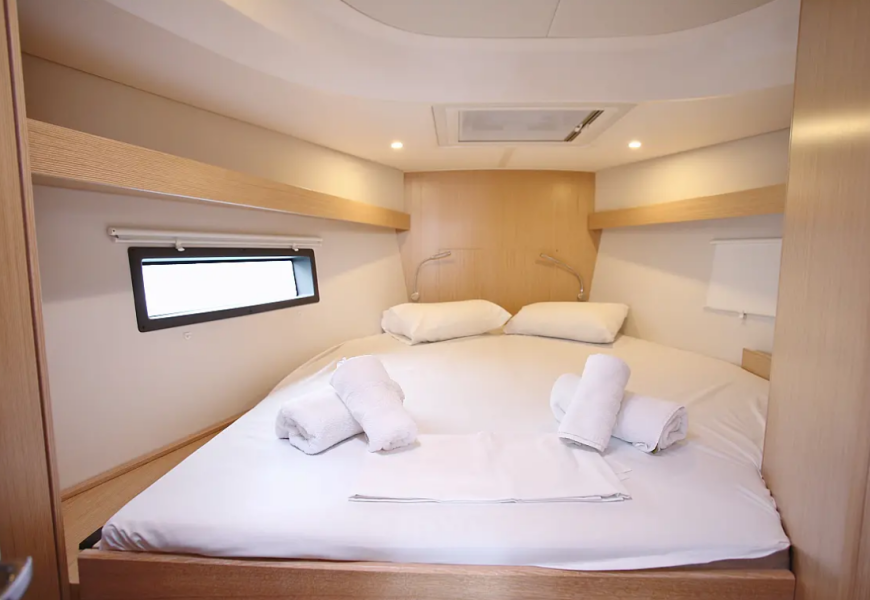 Bavaria C42 Aqua
