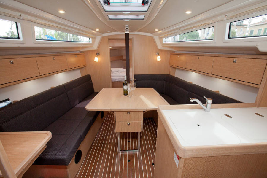 Bavaria Cruiser 34 Style Aston