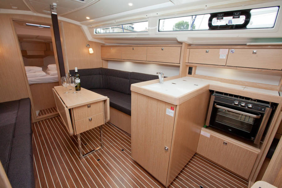 Bavaria Cruiser 34 Style Aston