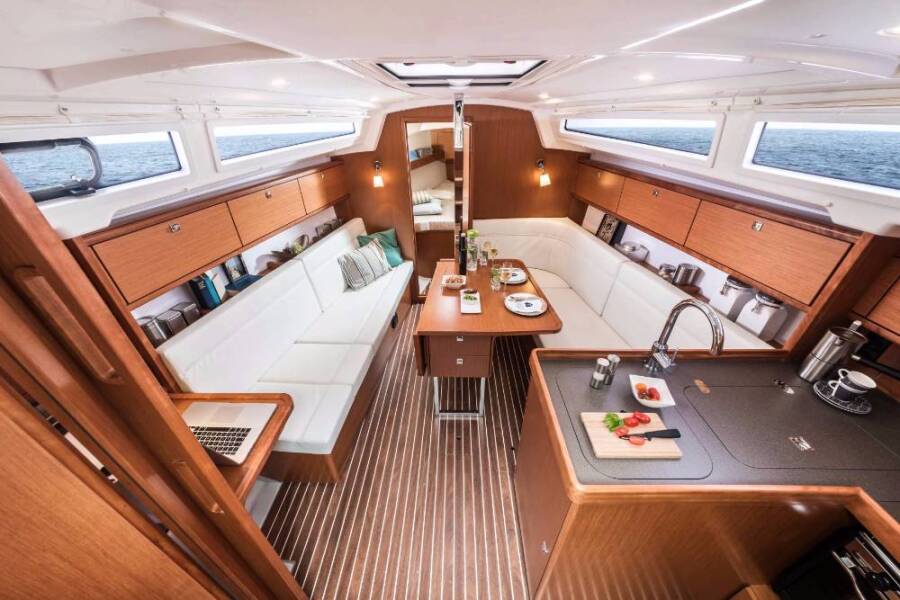 Bavaria Cruiser 34 Loop