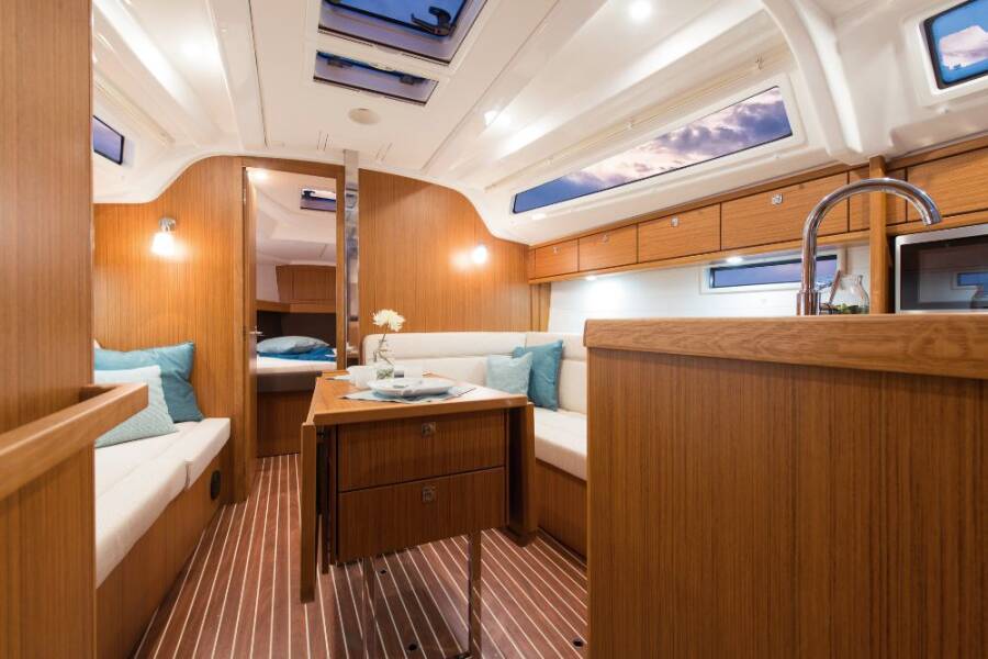 Bavaria Cruiser 37 Crypto