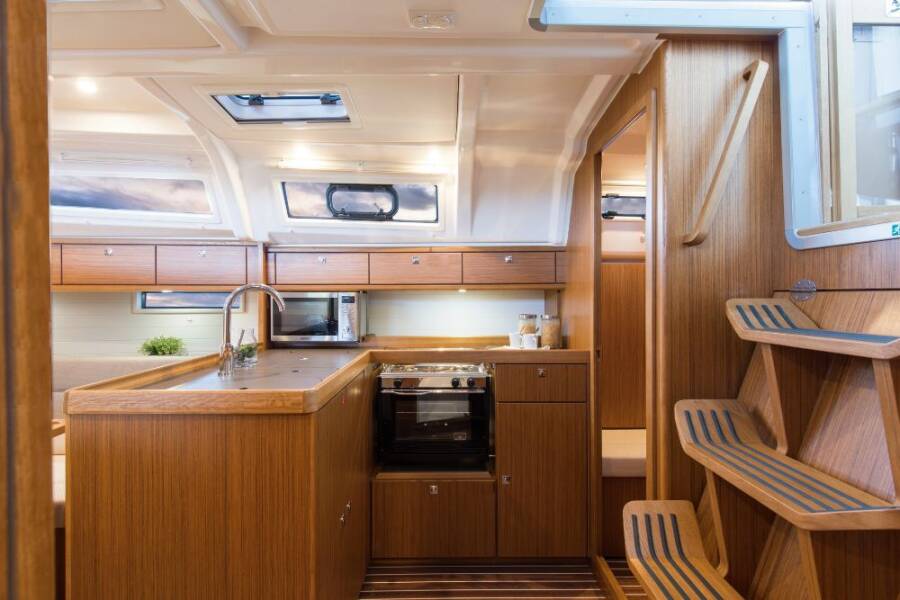 Bavaria Cruiser 37 Crypto