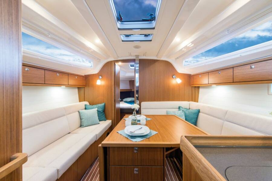 Bavaria Cruiser 37 Crypto