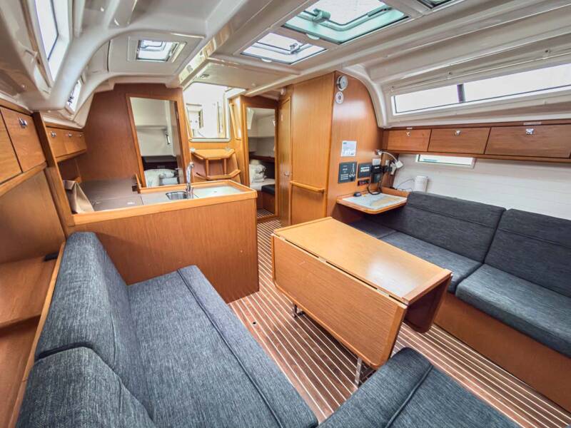 Bavaria Cruiser 37 Astravi
