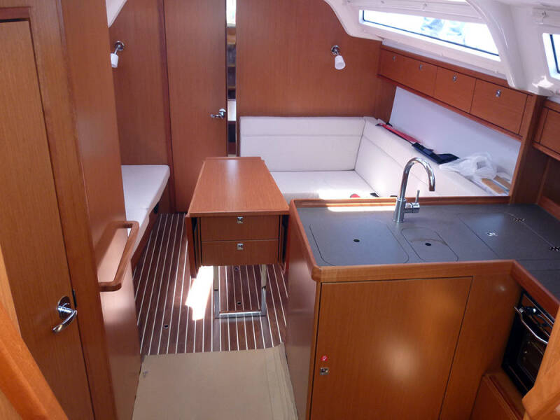 Bavaria Cruiser 37 Alena