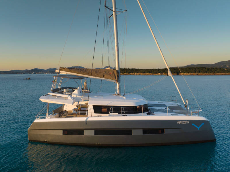 Dufour 48 Catamaran Delphinus