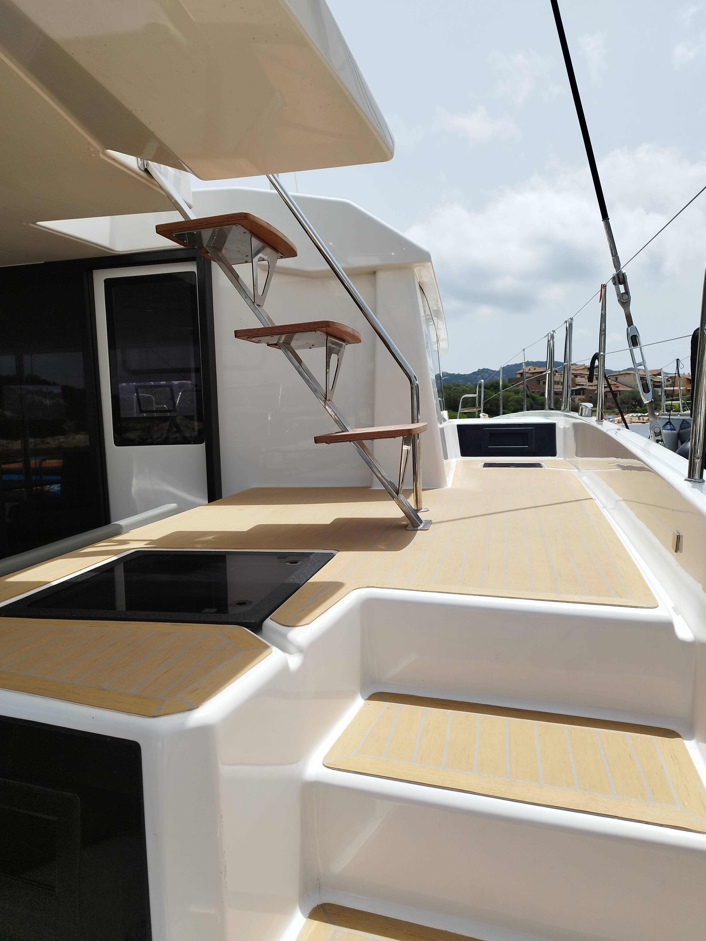 Dufour 48 Catamaran Delphinus