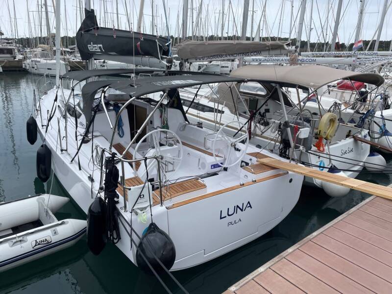 Elan E4 Luna