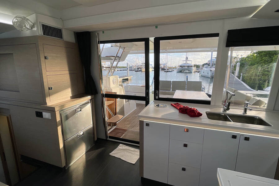 Fountaine Pajot Astrea 42 Nauti Mollie (ex. Out Of Office)