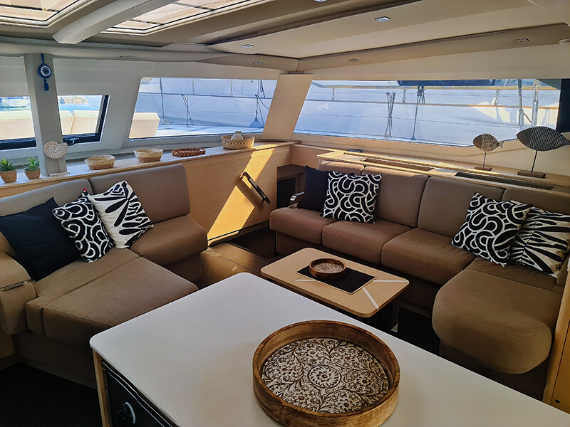 Fountaine Pajot Aura 51 Breezer