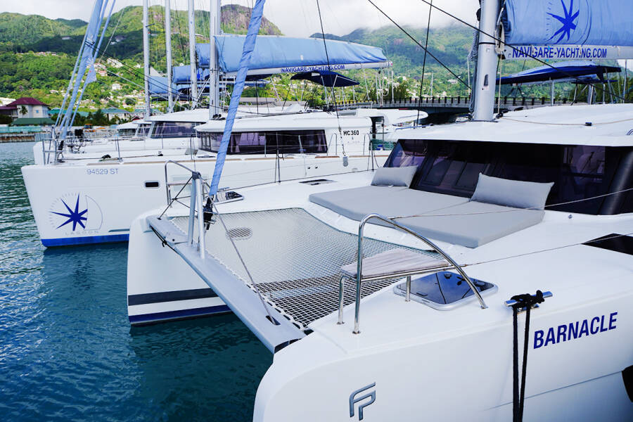 Fountaine Pajot Isla 40 Barnacle