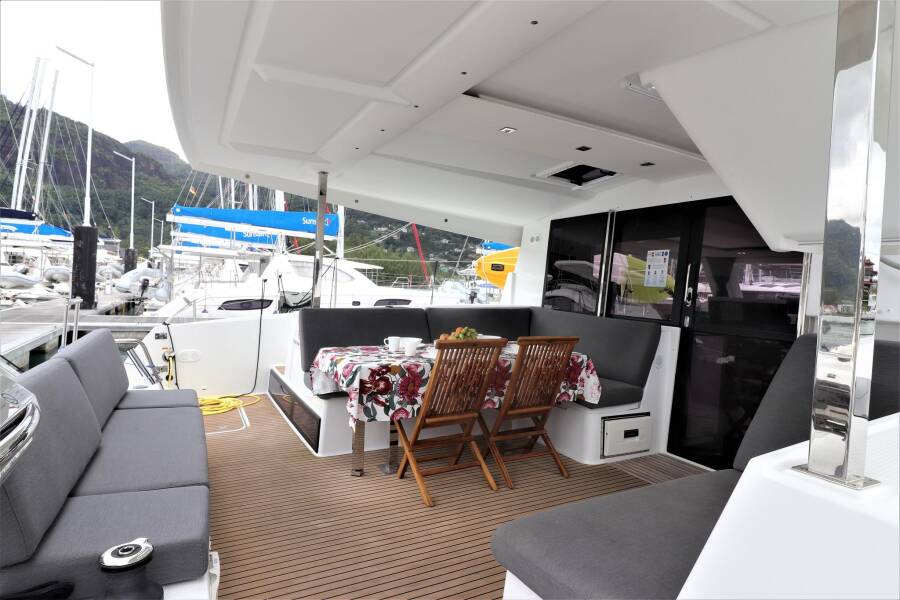 Fountaine Pajot Lucia 40 Lucinda