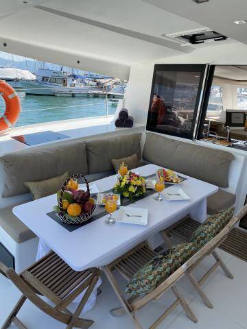 Fountaine Pajot Lucia 40 Kinara