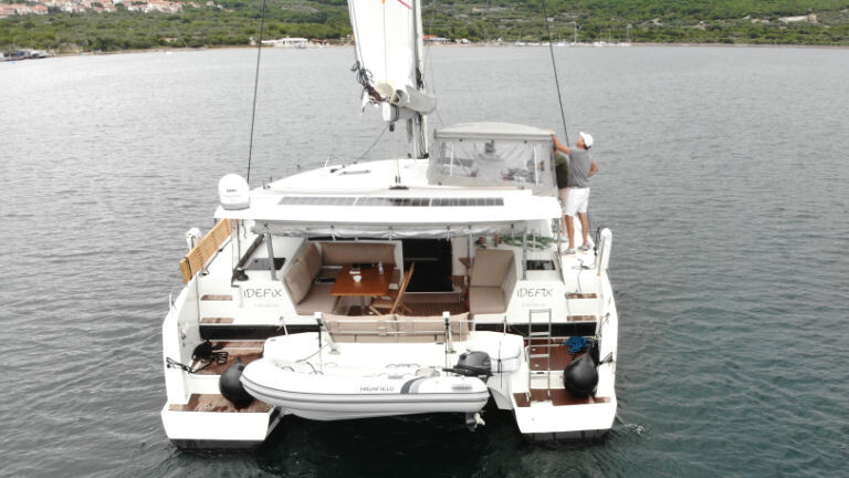 Fountaine Pajot Lucia 40 Idefix