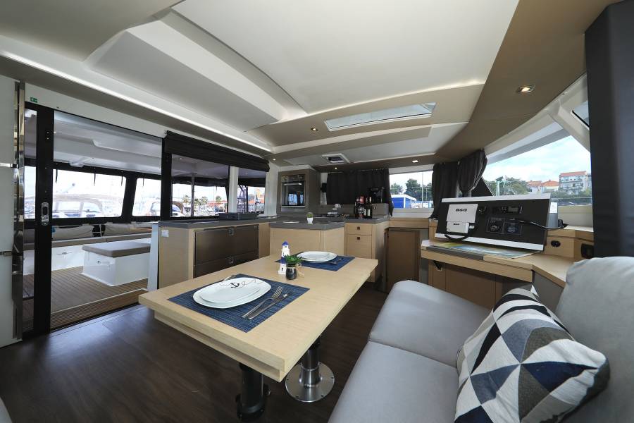 Fountaine Pajot Saona 47 Quintet Aquarius