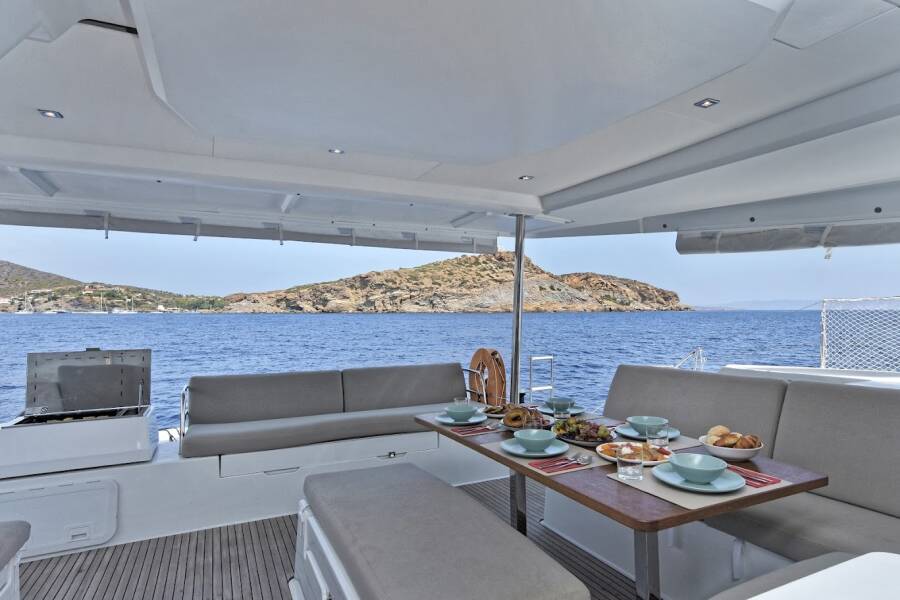 Fountaine Pajot Tanna 47 Helidoni