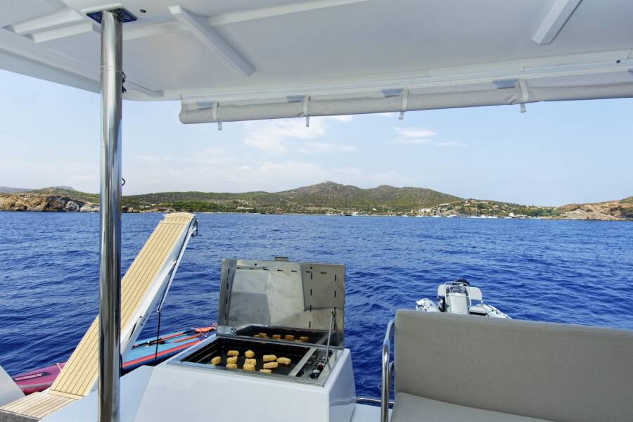 Fountaine Pajot Tanna 47 Helidoni