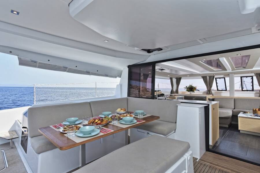 Fountaine Pajot Tanna 47 Helidoni