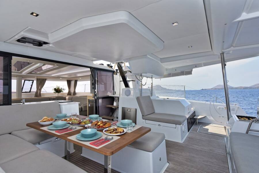 Fountaine Pajot Tanna 47 Helidoni