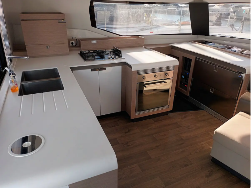 Fountaine Pajot Tanna 47 Eros