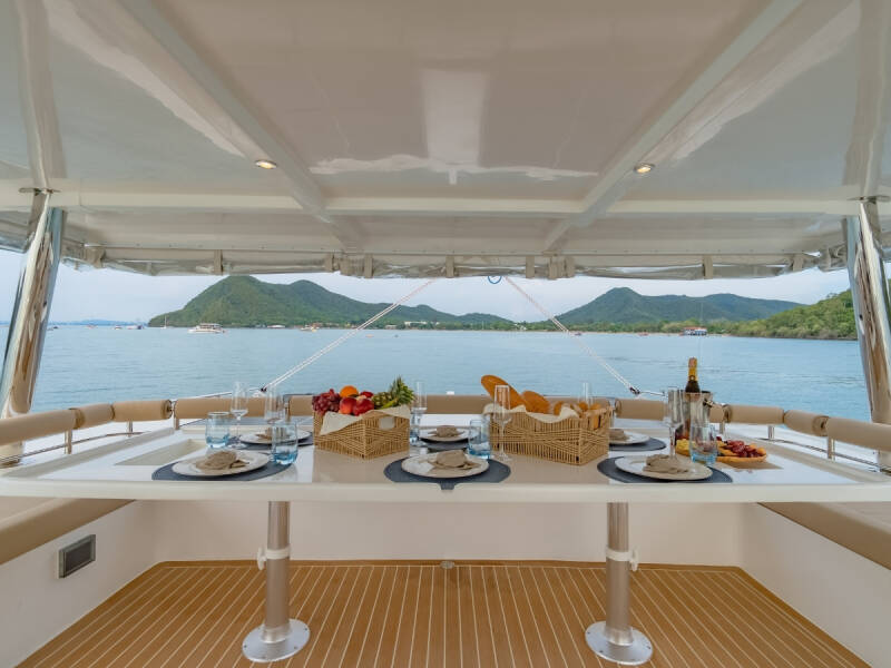 Island Spirit 525E IS525 Electric Catamaran