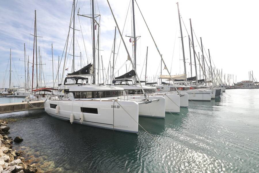 Lagoon 40 Blue Angel