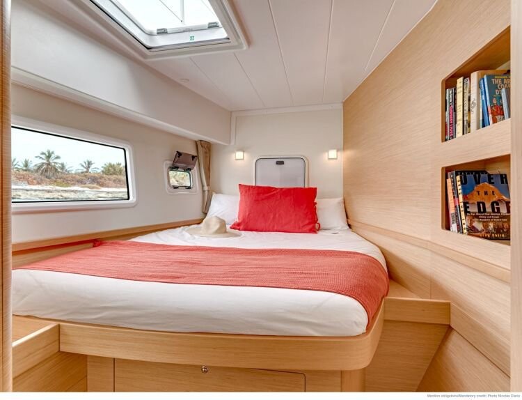 Lagoon 42 Laurencia