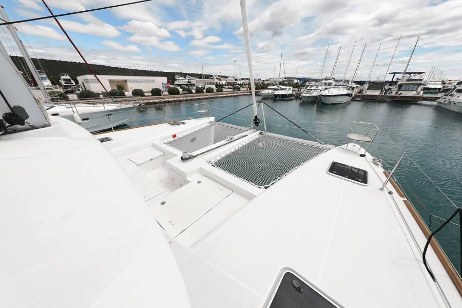 Lagoon 450 F Must Have