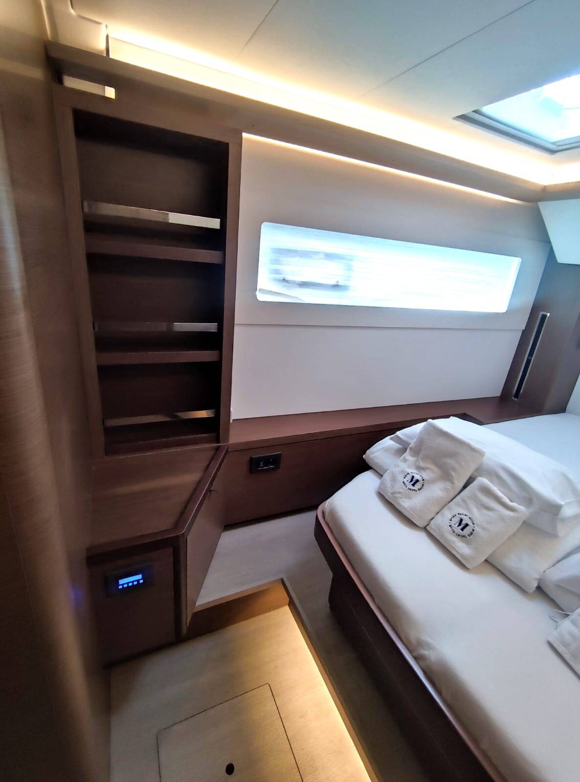Lagoon 46 Coolway