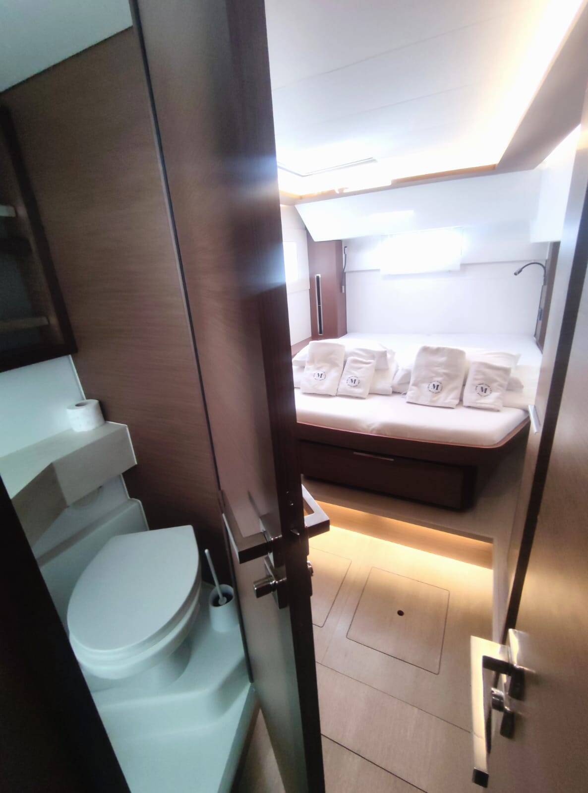 Lagoon 46 Coolway