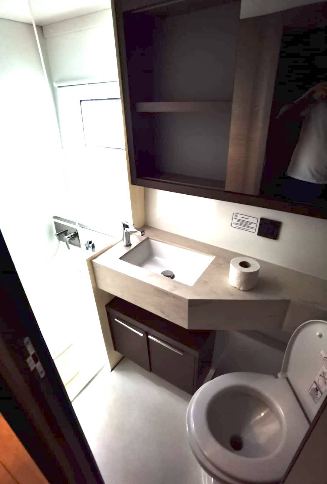 Lagoon 46 Coolway