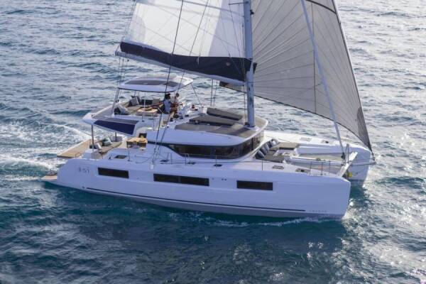 Lagoon 51 Nevera