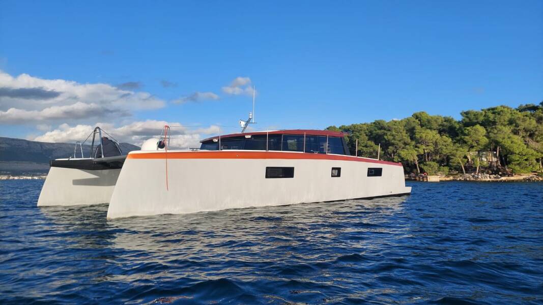 Luna 47 Power Orange