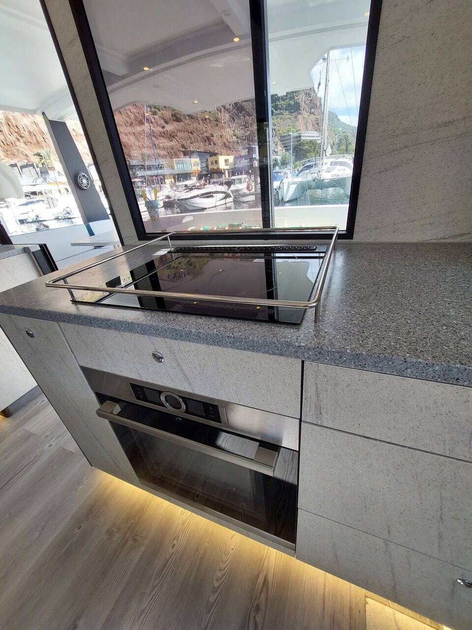 Luna 47 Power Orange