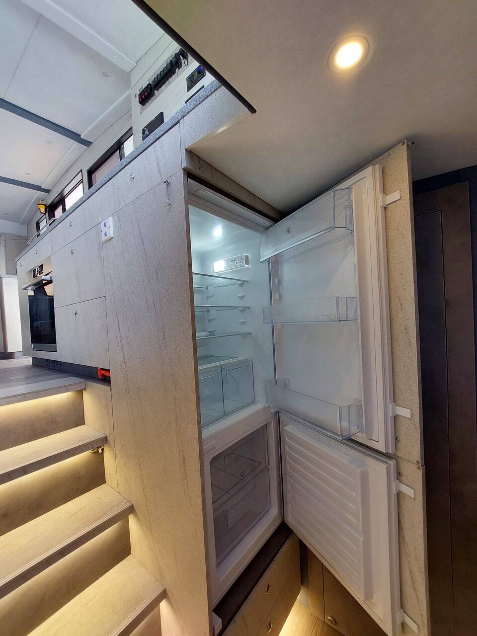 Luna 47 Power Orange