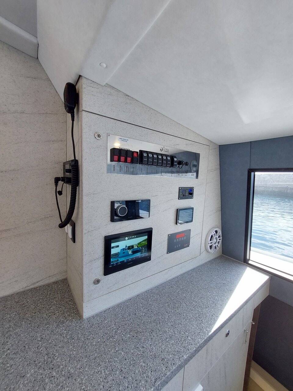 Luna 47 Power Orange