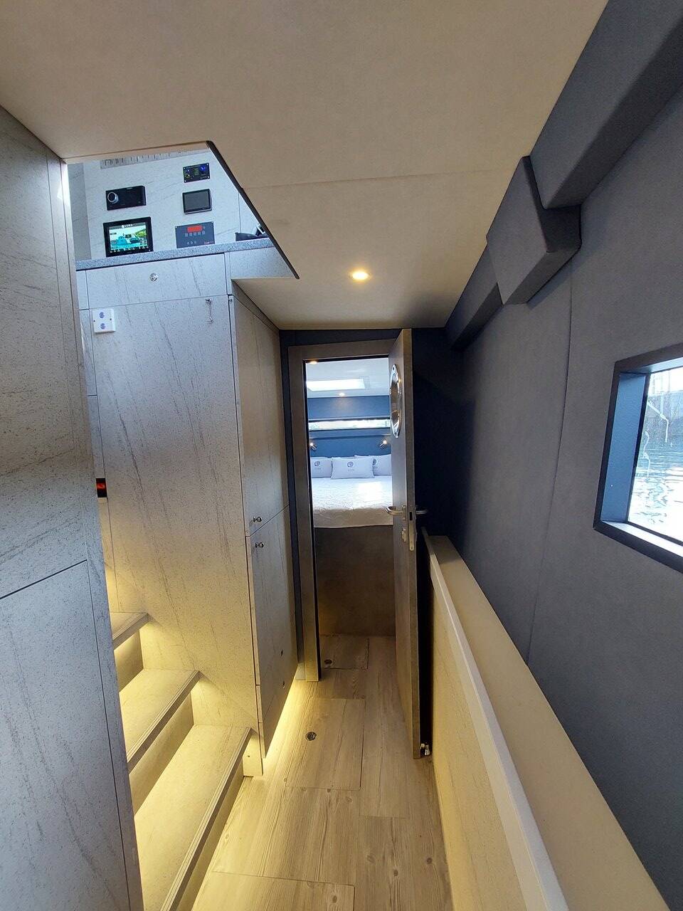 Luna 47 Power Orange