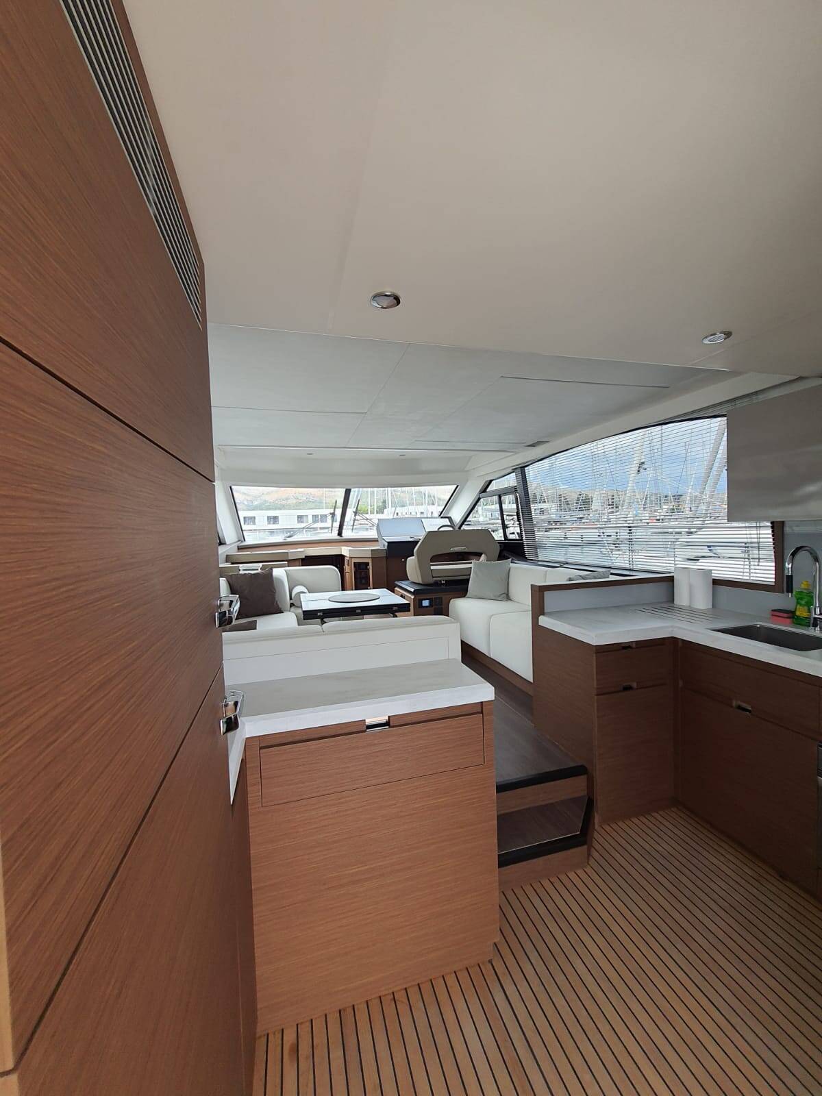 Monte Carlo 52 Nora