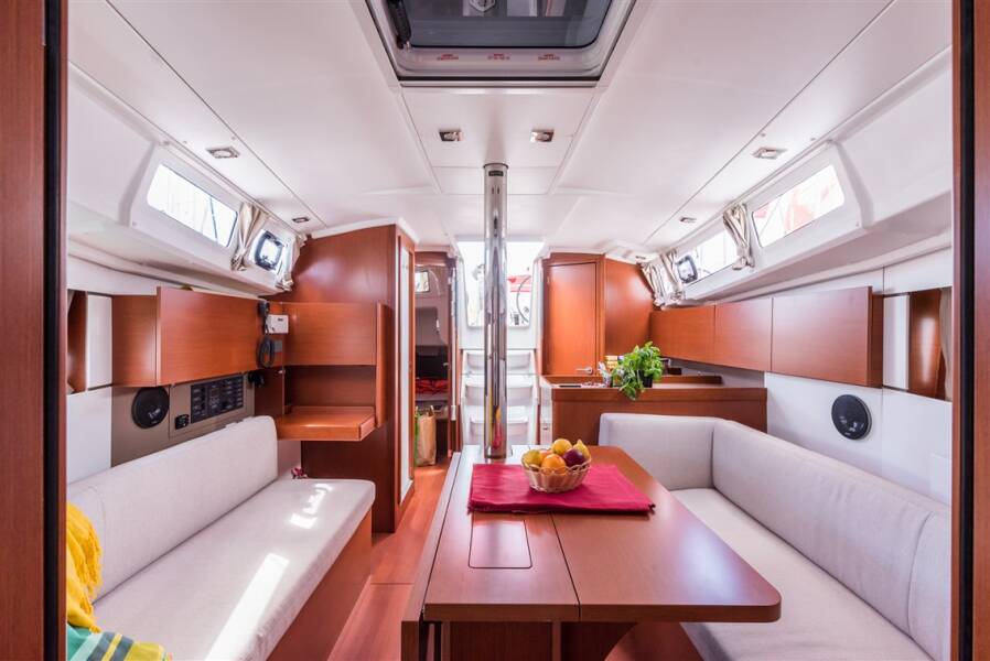 Oceanis 35.1 Bela