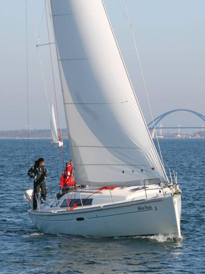Oceanis 37 White Horse
