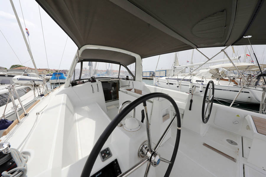 Oceanis 38 One