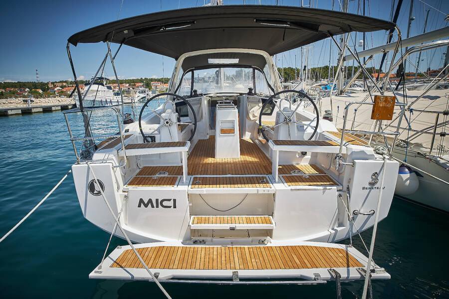 Oceanis 38.1 Mici