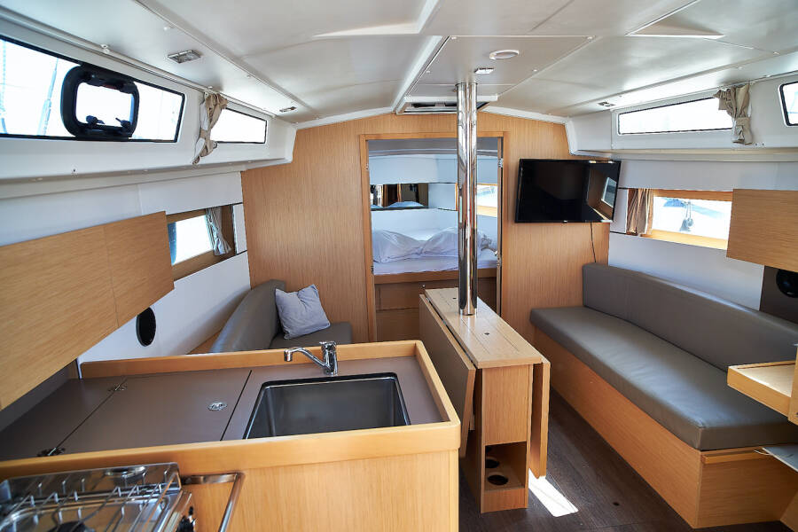 Oceanis 38.1 Mici