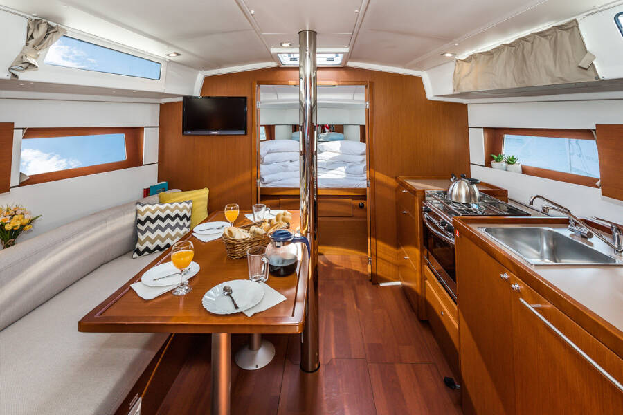Oceanis 38.1 New Order
