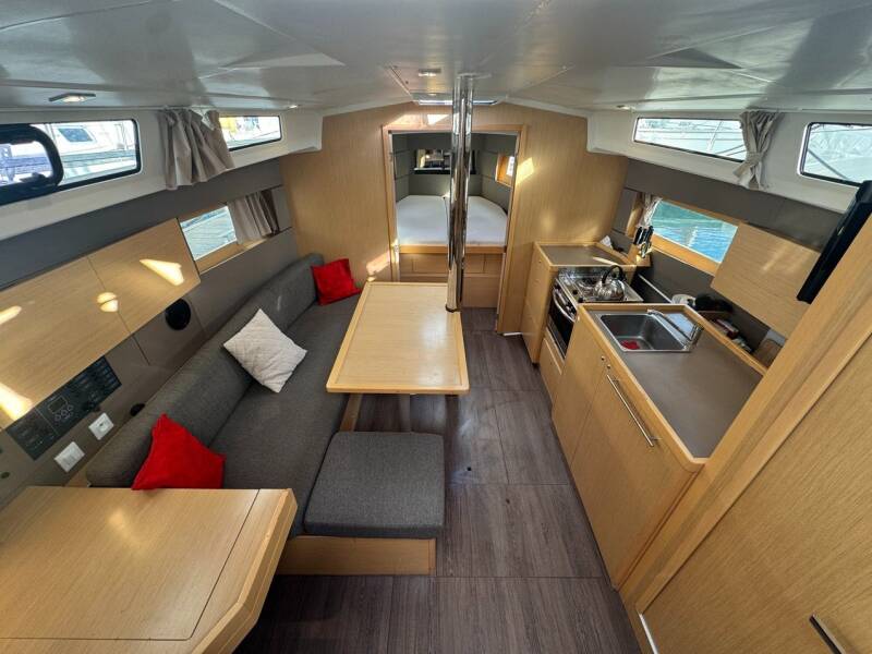 Oceanis 38.1 Delfino