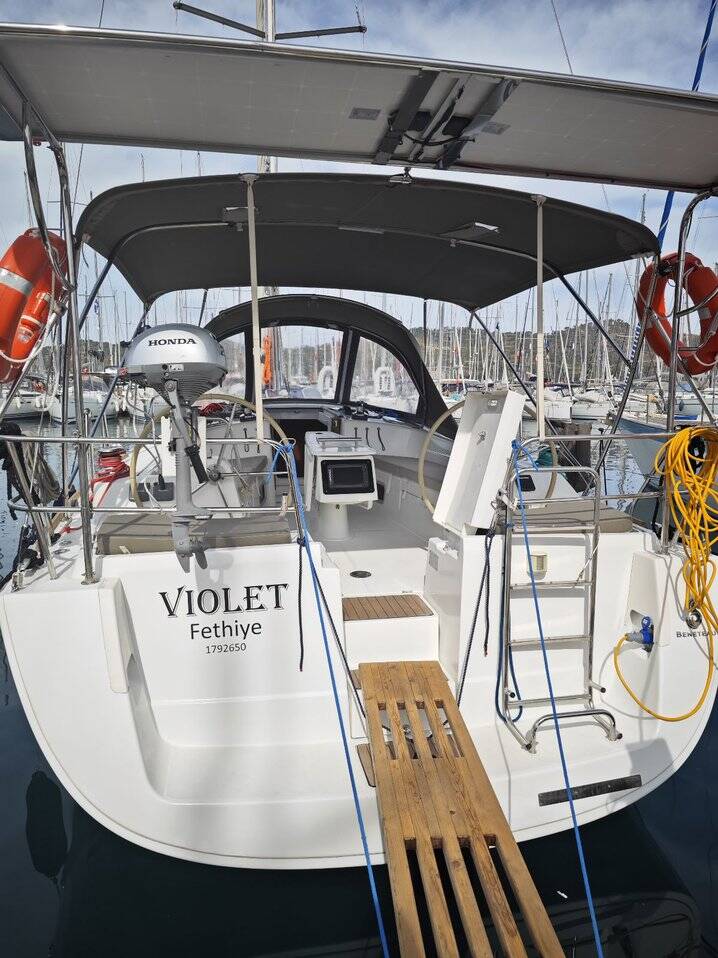 Oceanis 40 Violet