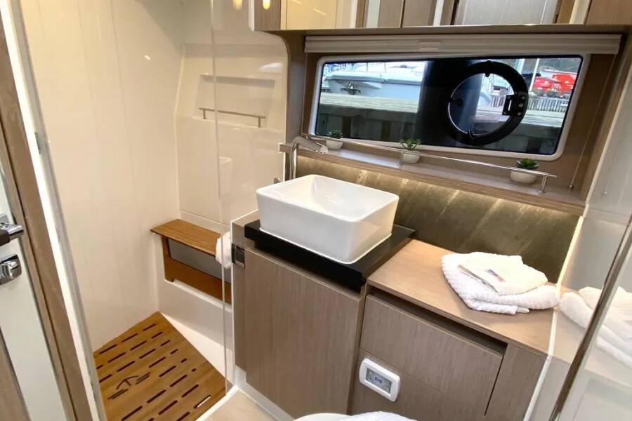 Sealine F430 Tireless Too